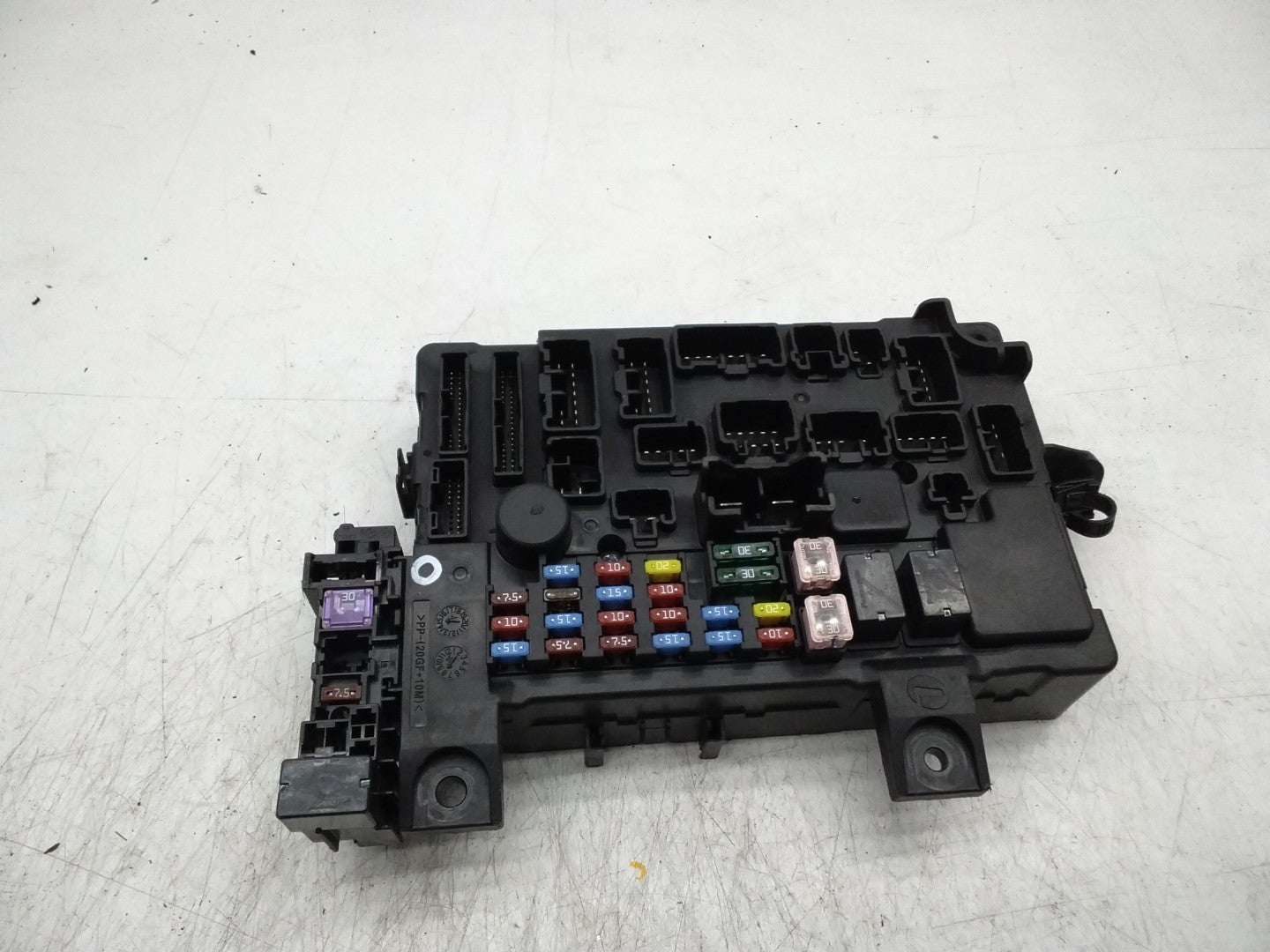 MITSUBISHI OUTLANDER FUSE RELAY  BOX  8637A869  FMF166