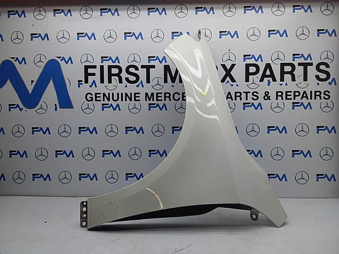 MERCEDES  BENZ CLA W117 NS LEFT PASSENGER SIDE WINGS  FMW12  A1178890000