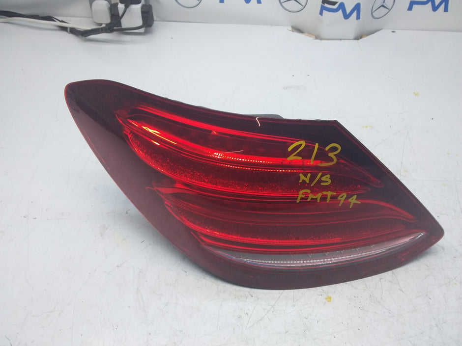 MERCEDES E-CLASS W213 2017 REAR PASSENGER N/S TAIL LIGHT A2139067900 FMT94