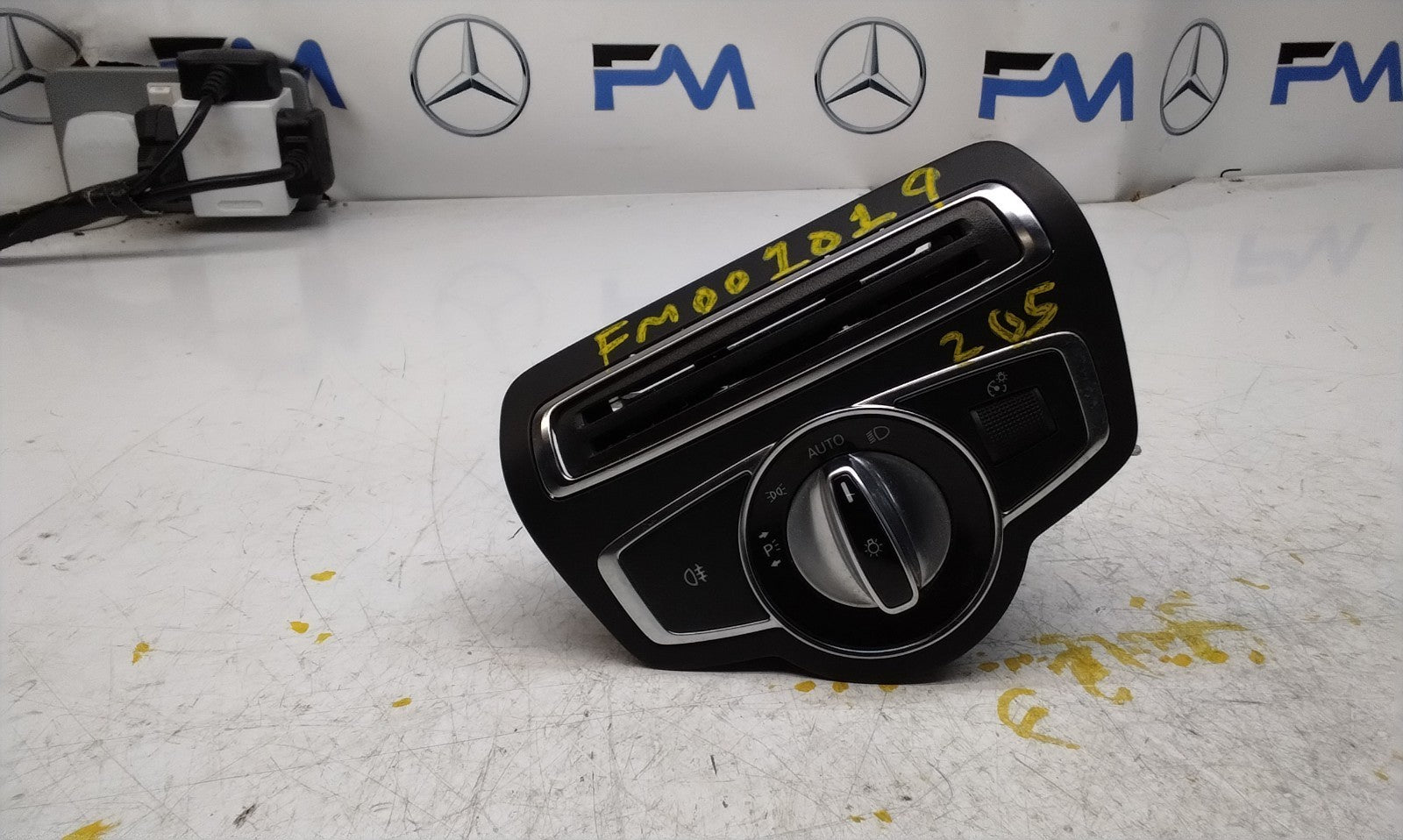 MERCEDES C-CLASS W205 HEADLIGHT CONTROL SWITCH 2014-2020 A2059056500 FM001019