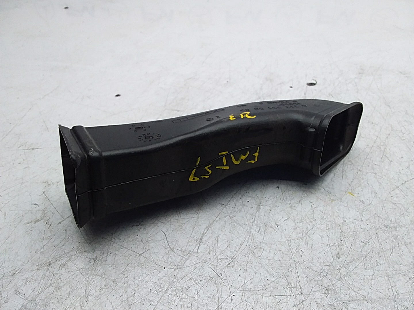 MERCEDES BENZ E-CLASS W213 AIR INTAKE TUBE A2138315000 FMI59