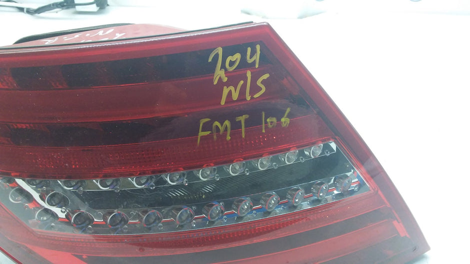MERCEDES C-CLASS W204 PASSENGER SIDE NS REAR TAIL LIGHT A2048205464 2011 FMT106