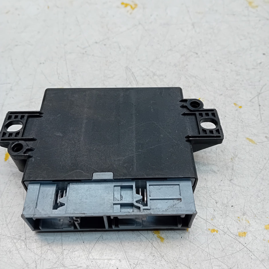 MERCEDES C-CLASS PARKING SENSOR CONTROL MODULE W205 A0009003806 FM001105