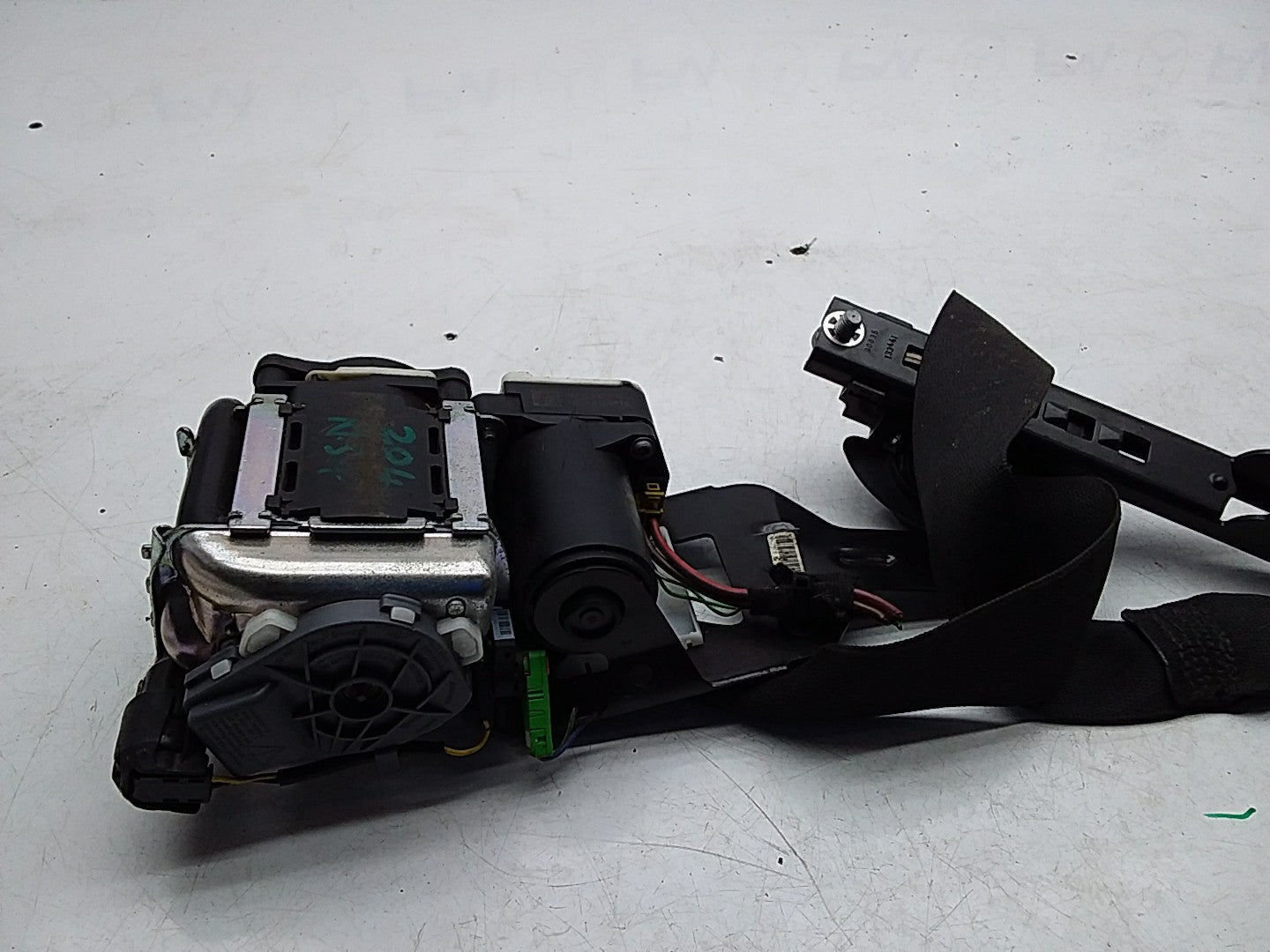 MERCEDES C-CLASS W204 SEAT BELT FRONT LEFT PASSENGER SIDE A2048602385 FMS218 NSF