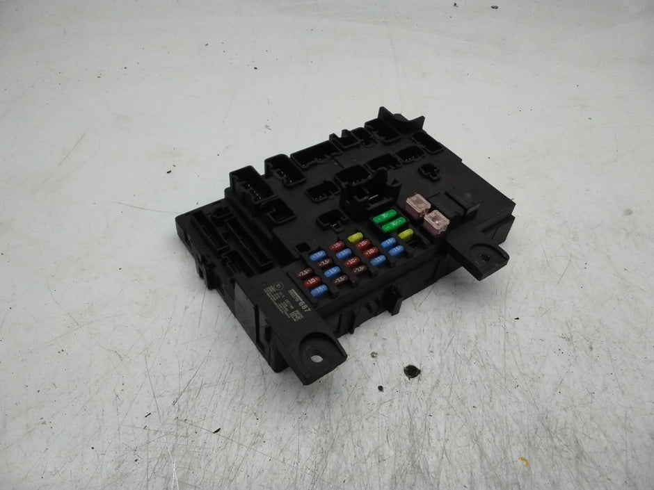 MITSUBISHI OUTLANDER FUSE RELAY  BOX  8637B687  FMF164