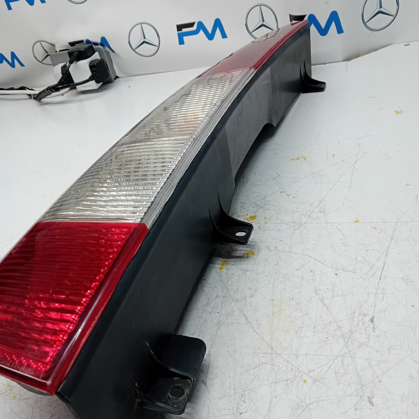 MERCEDES VITO W639 2004-14 PASSENGER NS OUTER REAR TAIL LIGHT 964678-00  FMT149