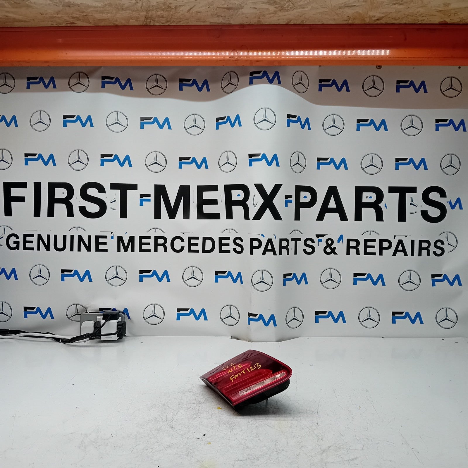 MERCEDES E-CLASS W212 PASSENGER SIDE NS REAR TAIL LIGHT FMT123