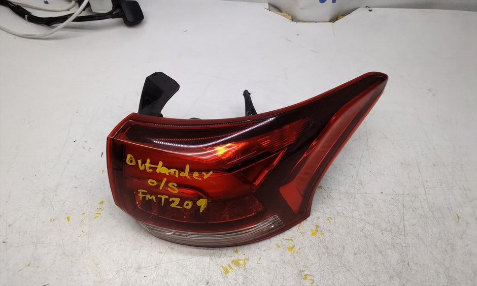 MITSUBISHI OUTLANDER DRIVER SIDE OS REAR TAIL LIGHT FMT209 HALF LED