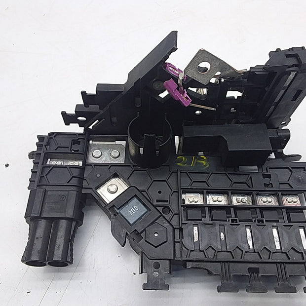 Mercedes E-CLASS W213 Fuse Relay Junction Box A2135400750 FMF10 (DAMAGED)