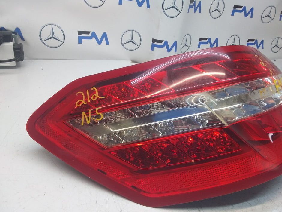 MERCEDES E-CLASS W212 REAR PASSENGER N/S TAIL LIGHT A2129060558 2012 FMT82