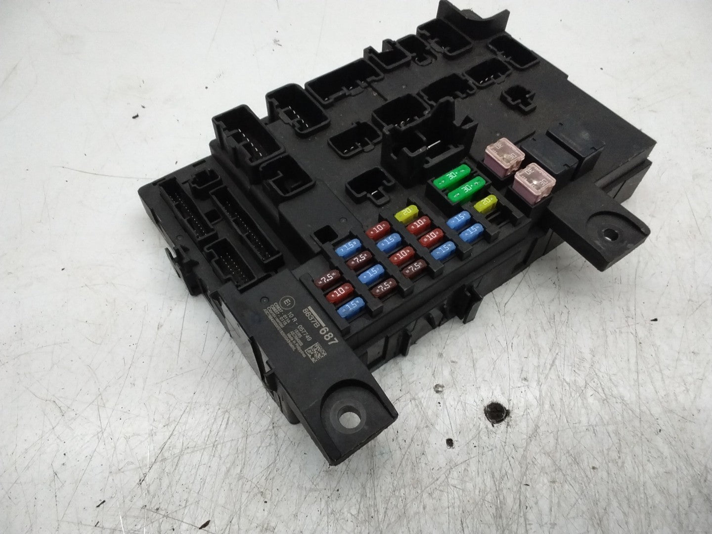 MITSUBISHI OUTLANDER FUSE RELAY  BOX  8637B687  FMF164