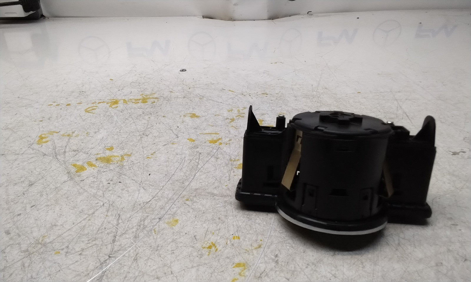 MERCEDES C-CLASS W204 HEADLIGHT CONTROL SWITCH 2014 A2049053103 FM001025