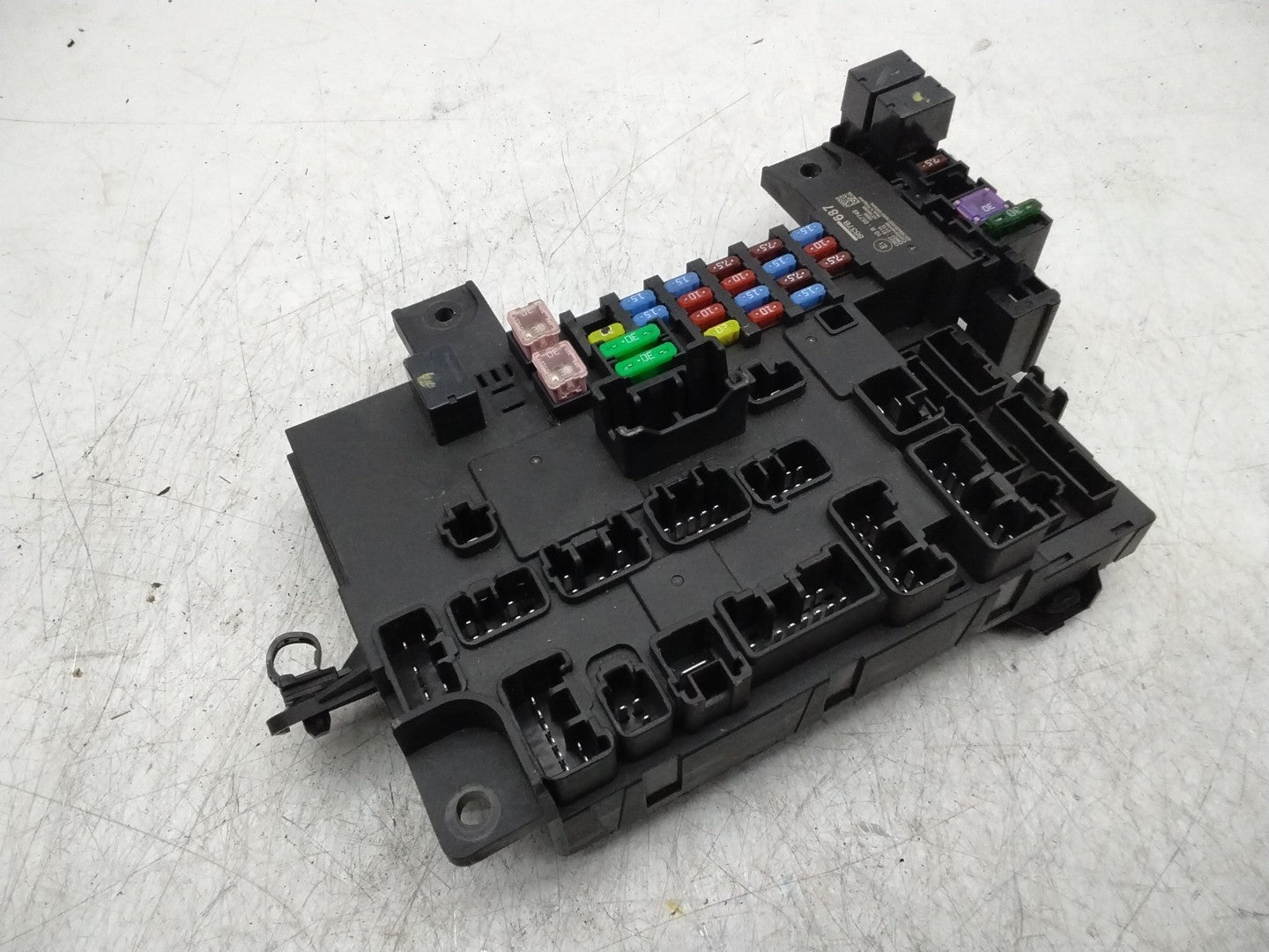 MITSUBISHI OUTLANDER FUSE RELAY  BOX  8637B687  FMF165