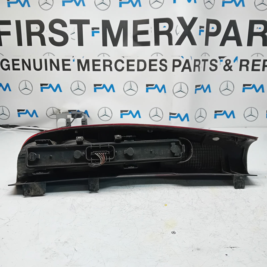 MERCEDES VITO W639 2004-14 DRIVER OS OUTER REAR TAIL LIGHT 964678-01 FMT150 