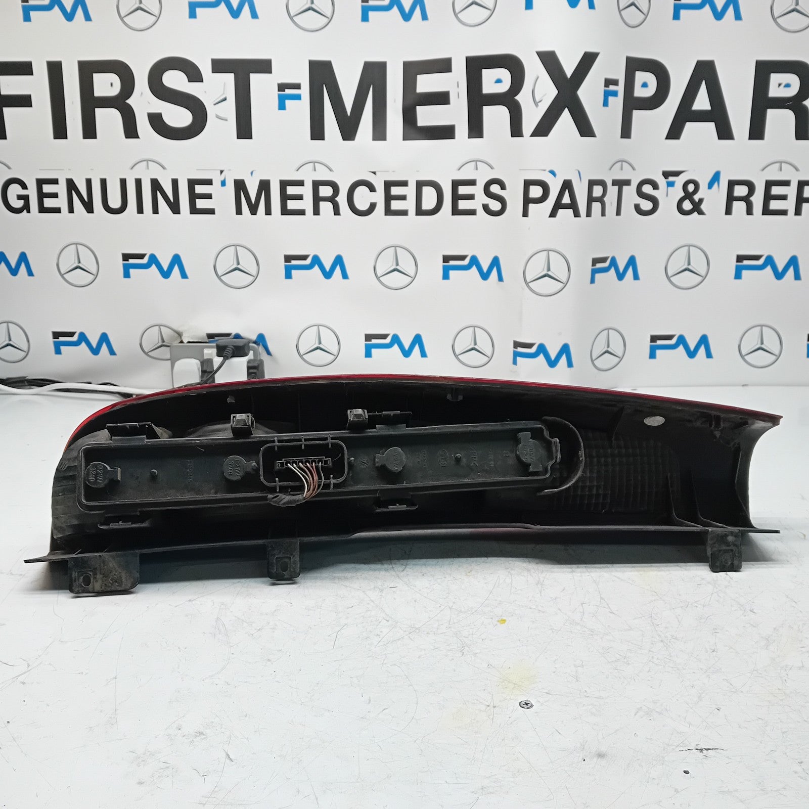 MERCEDES VITO W639 2004-14 DRIVER OS OUTER REAR TAIL LIGHT 964678-01 FMT150 