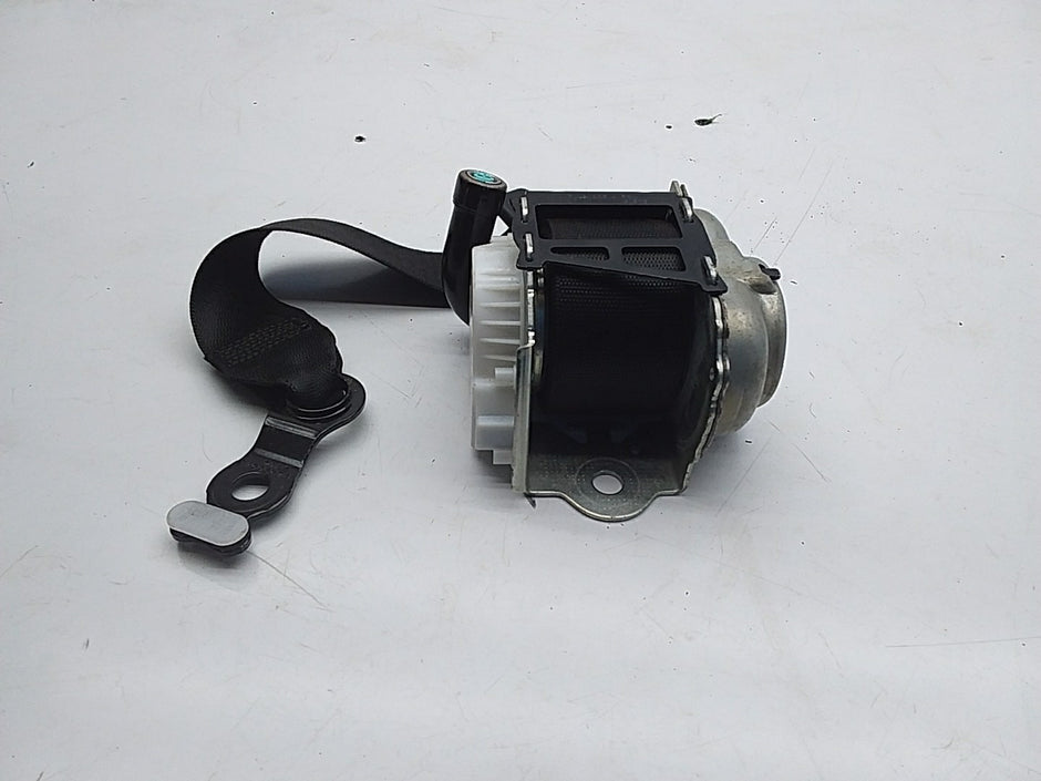 2016 MERCEDES C CLASS W205 REAR PASSENGER SIDE N/S/R SEAT BELT A2058600585 FMS8