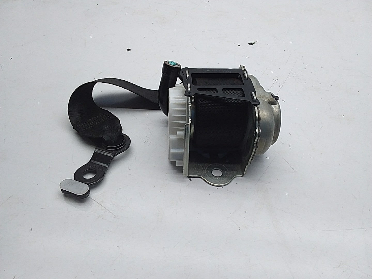 2016 MERCEDES C CLASS W205 REAR PASSENGER SIDE N/S/R SEAT BELT A2058600585 FMS8