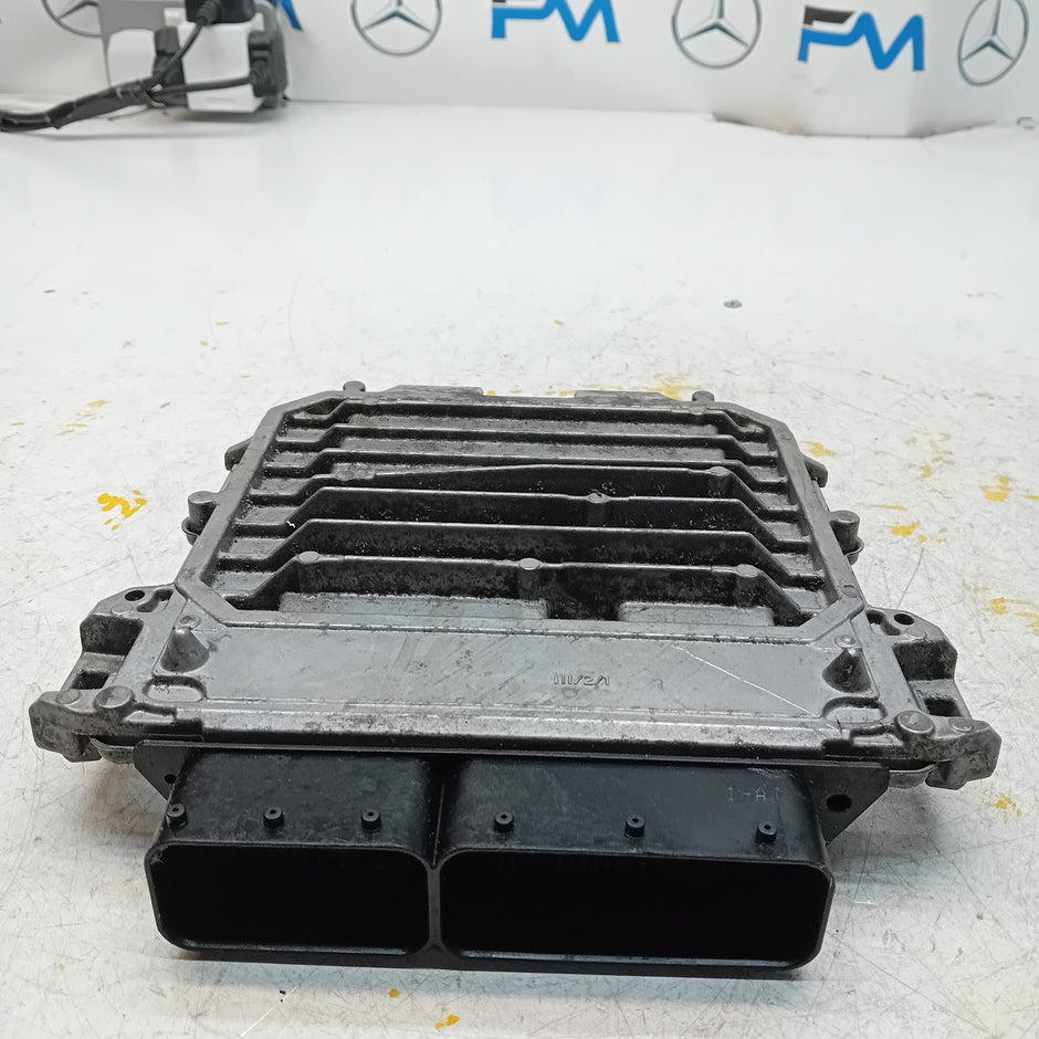 MERCEDES  C CLASS W205 W213 2018 ENGINE  ECU CONTROL MODULE A2749000800 FM001084