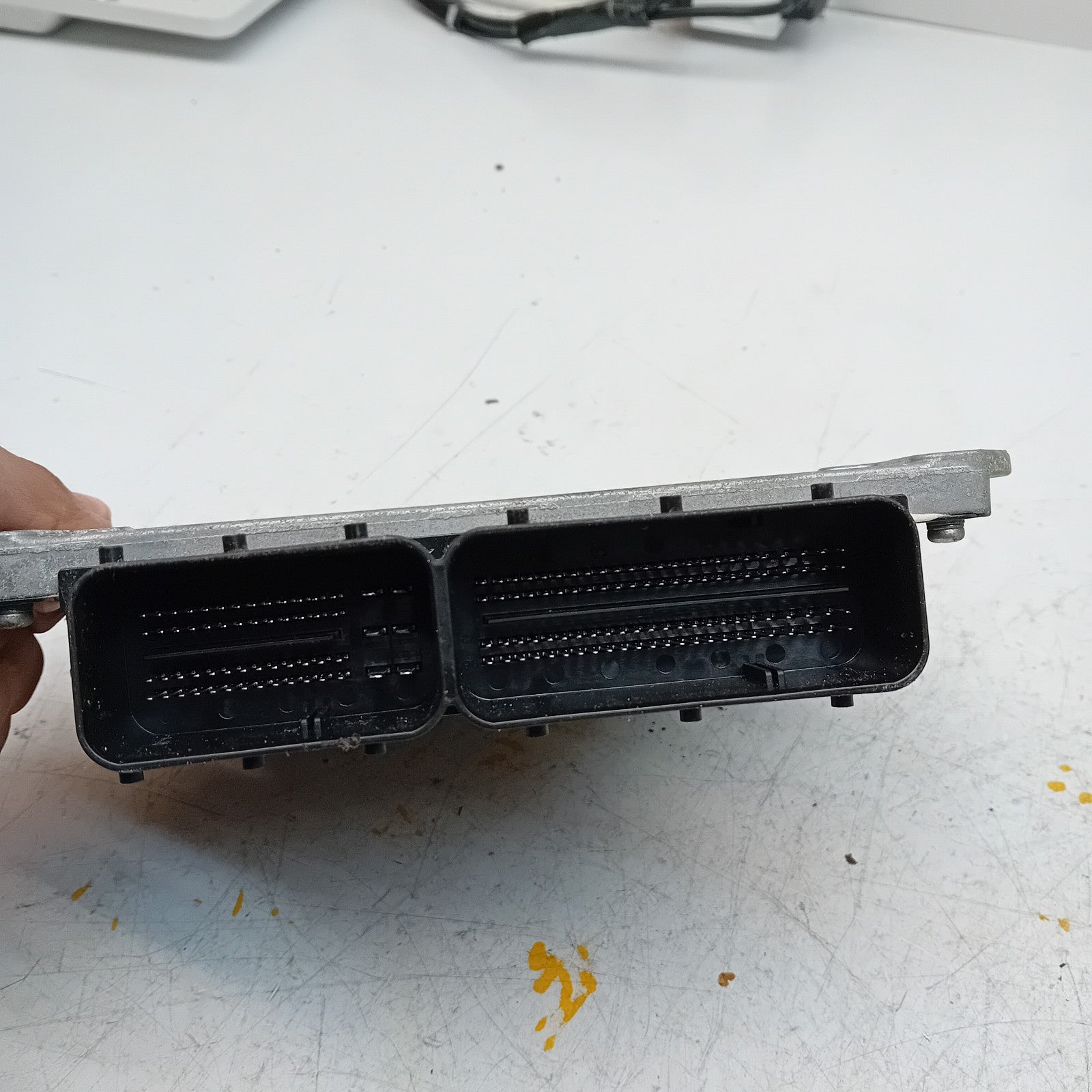 MITSUBISHI OUTLANDER   ENGINE  ECU CONTROL MODULE 1860C581 FM00895