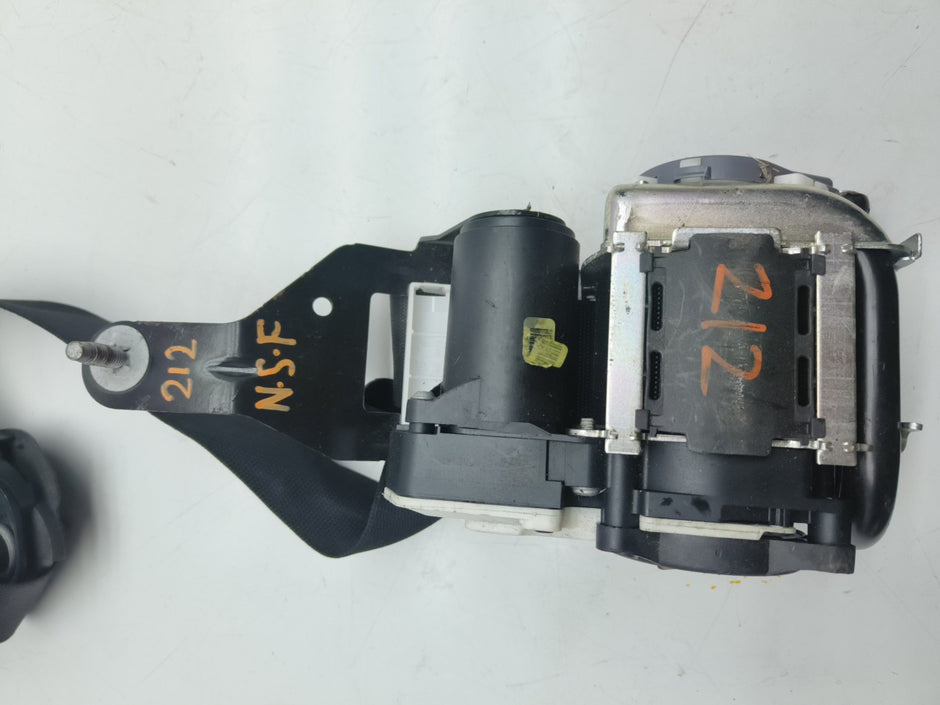 MERCEDES E CLASS W212  SEAT BELT FRONT LEFT PASSENGER SIDE A2128609185 FMS18 NSF