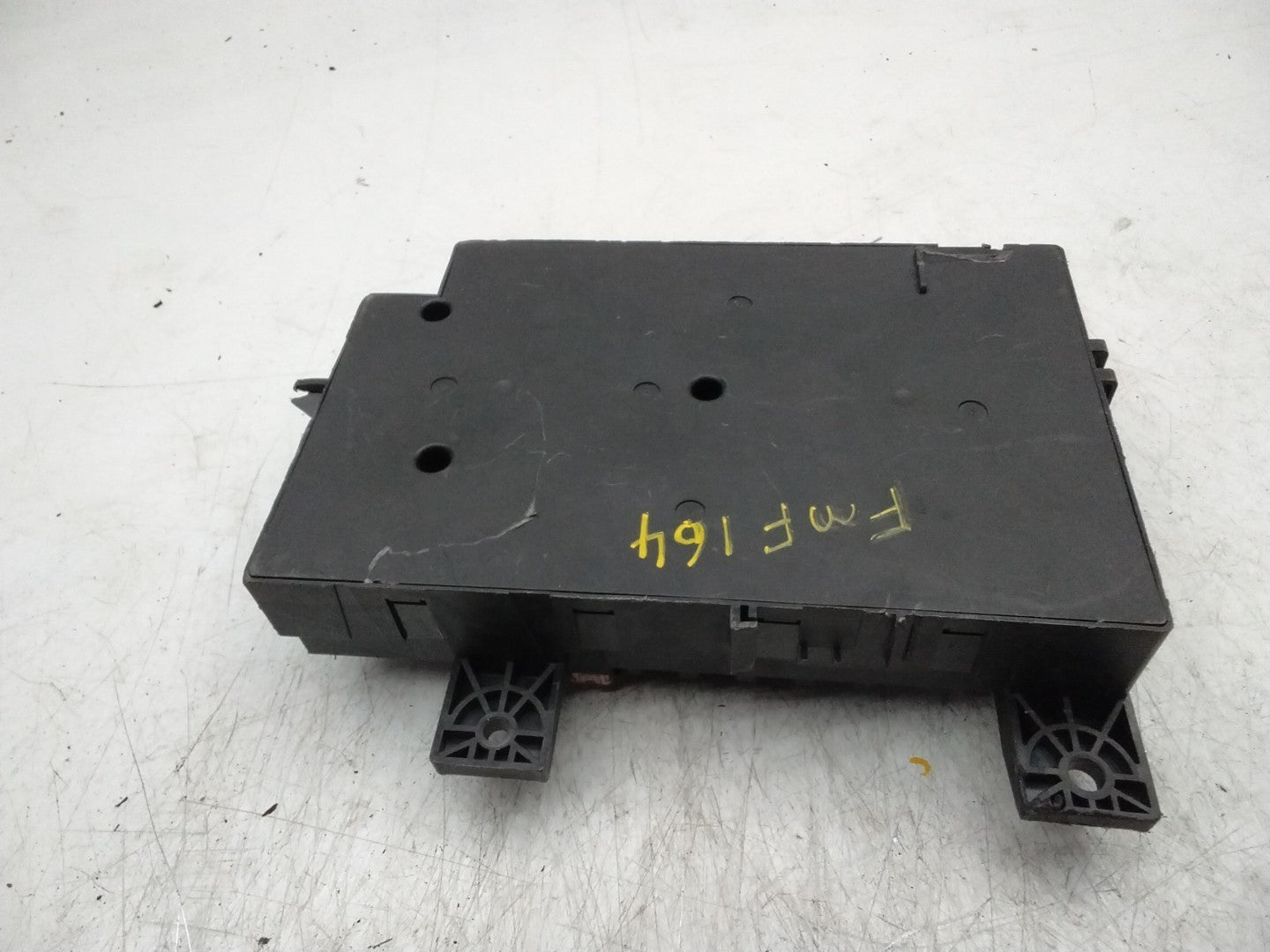 MITSUBISHI OUTLANDER FUSE RELAY  BOX  8637B687  FMF164