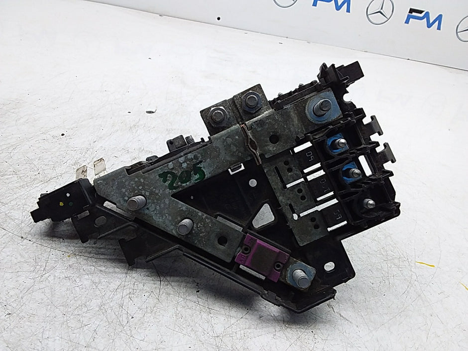 Mercedes C-CLASS  W205 Fuse Relay Junction Box  FMF148 A2065402250
