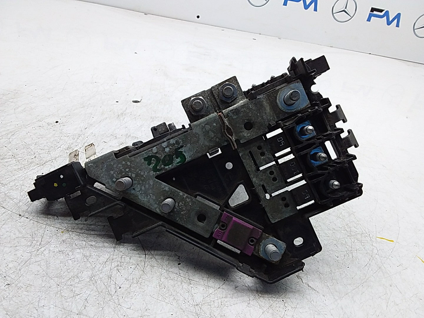 Mercedes C-CLASS  W205 Fuse Relay Junction Box  FMF148 A2065402250