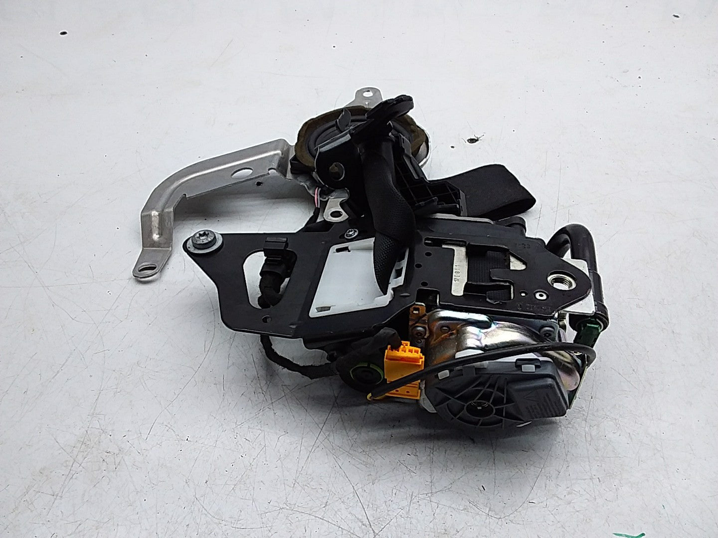 MERCEDES E-CLASS W238 SEAT BELT FRONT LEFT PASSENGER SIDE A2388602800 FMS264 NSF