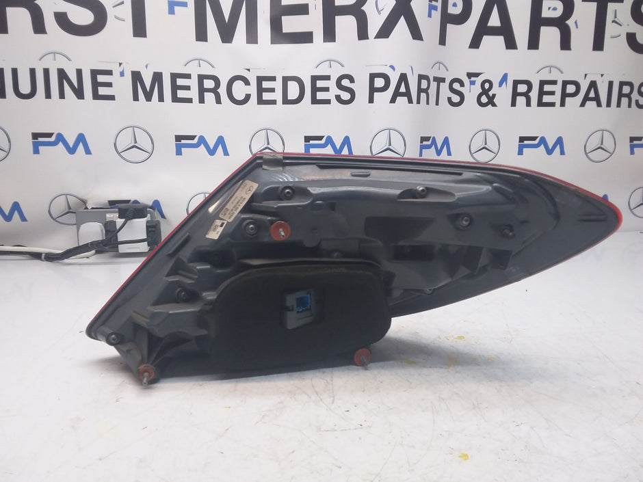 MERCEDES E-CLASS W213 2017 REAR PASSENGER N/S TAIL LIGHT A2139067900 FMT94