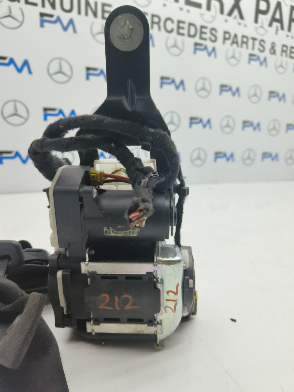 MERCEDES E CLASS W212 SEAT BELT FRONT LEFT PASSENGER SIDE A2128608685 FMS27 NSF