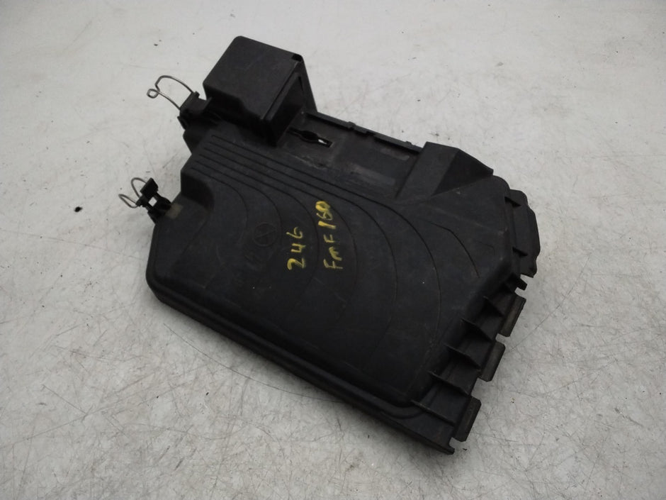 MERCEDES BENZ  B-CLASS  W246 FUSE RELAY JUNCTION BOX LID A2465400182  FMF160