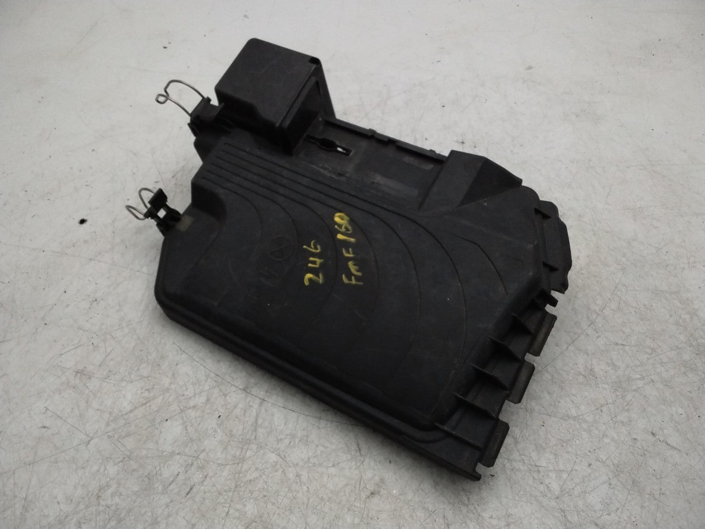 MERCEDES BENZ  B-CLASS  W246 FUSE RELAY JUNCTION BOX LID A2465400182  FMF160