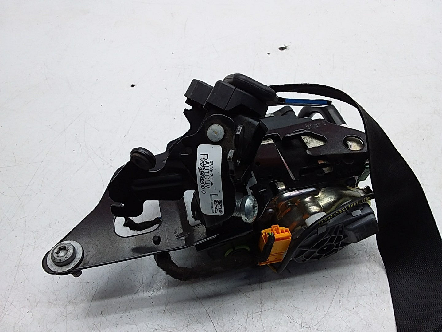 MERCEDES E-CLASS W238 SEAT BELT FRONT RIGHT DRIVER SIDE A2388602900 FMS254 OSF