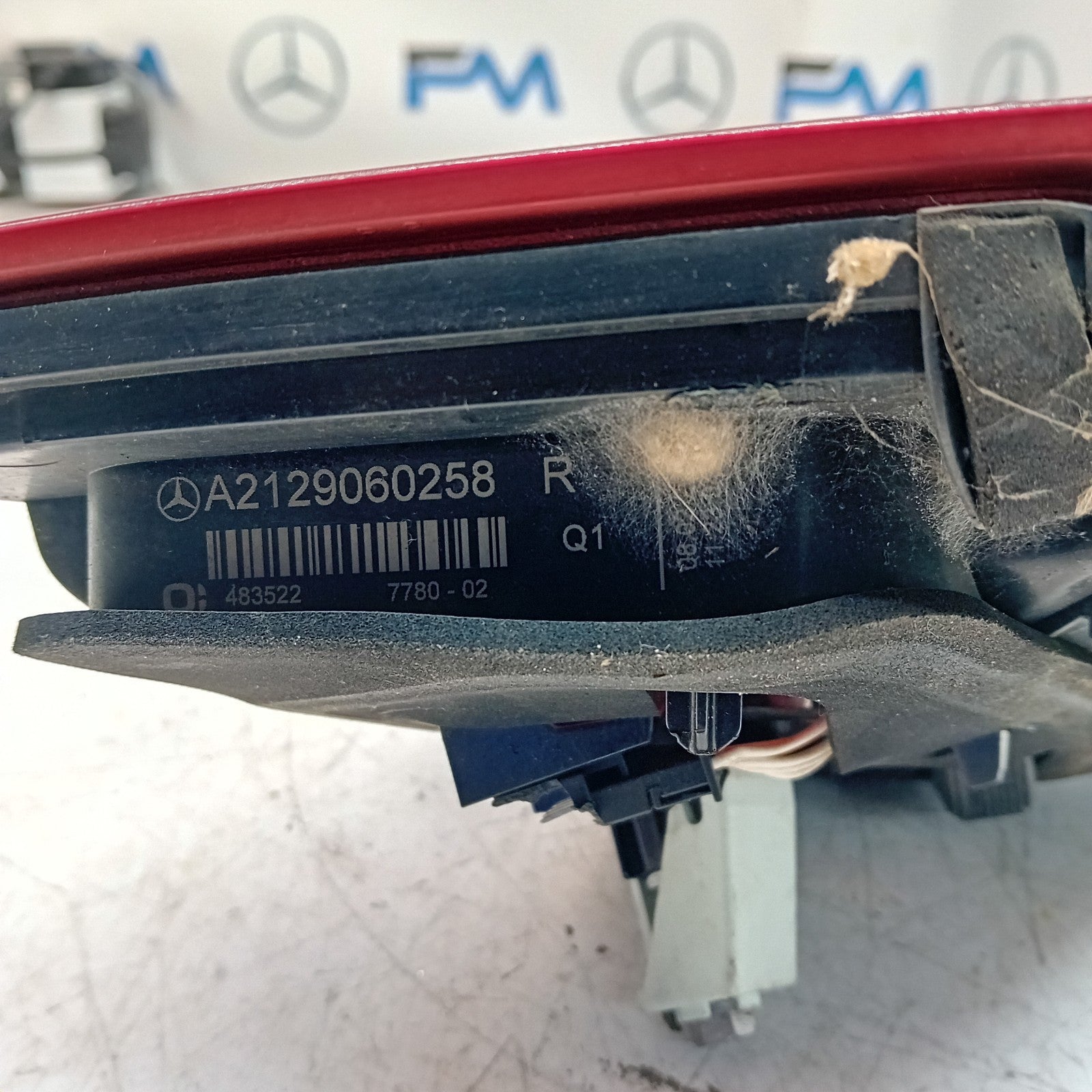MERCEDES E-CLASS W212 DRIVER SIDE OS REAR TAIL LIGHT A2129060258 2012 FMT126